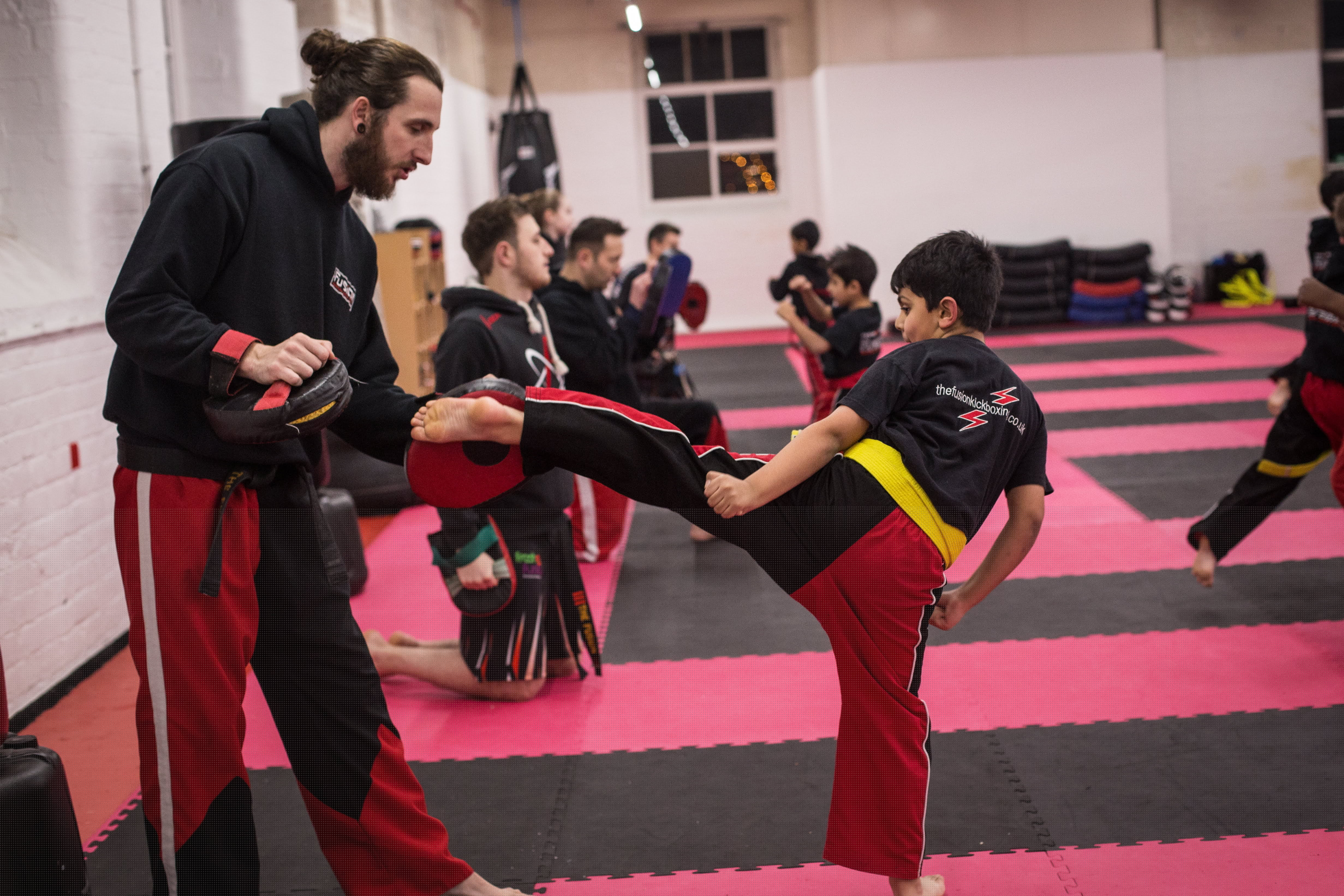 Children-kickboxing-during-kids-class